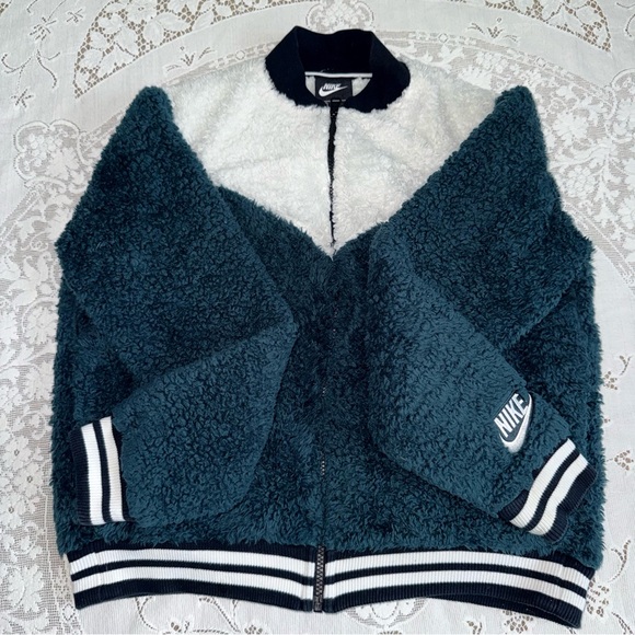 Nike Sportswear Sherpa Wolf Bomber Jacket Zip Dark Green White V Design Large - Picture 3 of 13